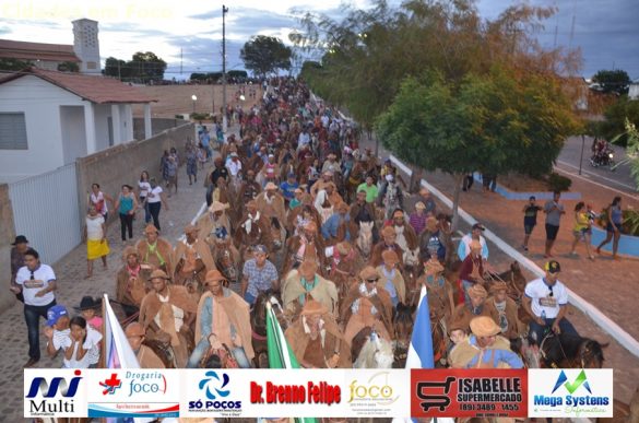 Centenas de vaqueiros fazem uma linda cavalgada em Conceição
