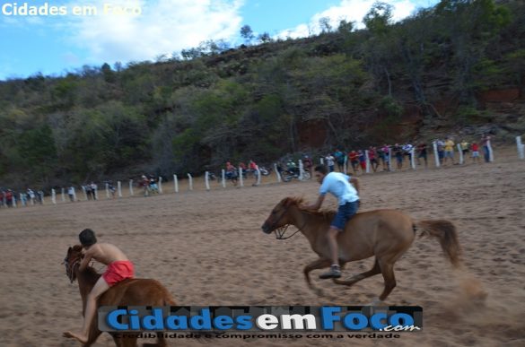 Corridas de cavalo e jumento movimenta a tarde de eventos em Wall Ferraz