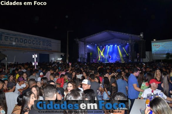 Grande público lotou a Avenida Beira Rio para comemorar o aniversário de Picos